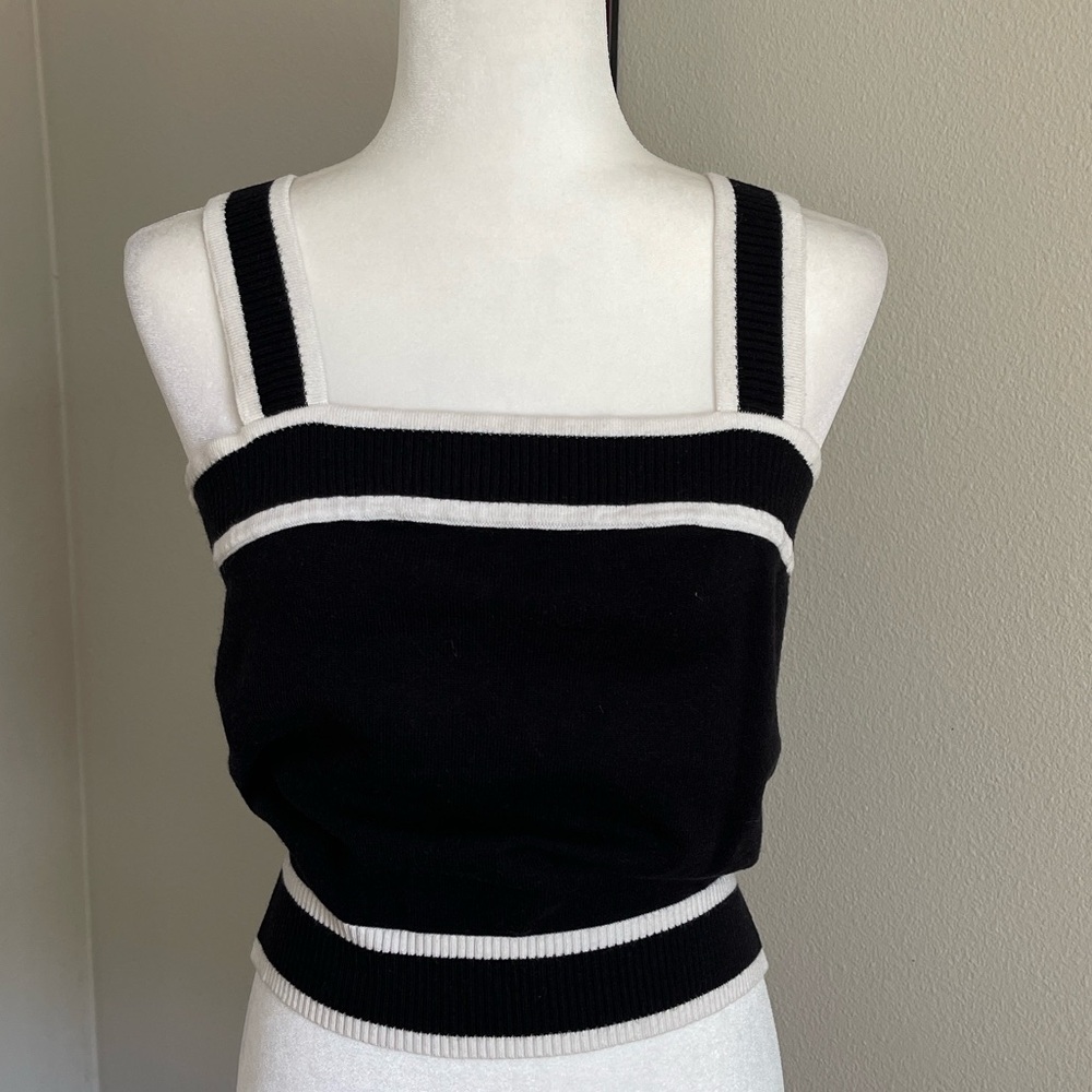 Black and White Women's Top Size XL